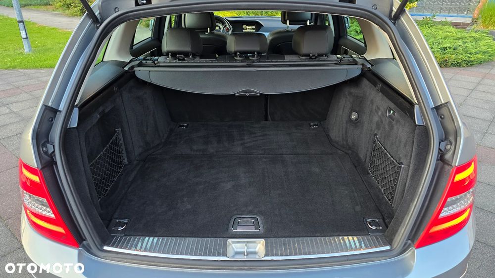 Mercedes-Benz Klasa C 180 BlueEFFICIENCY Avantgarde - 26