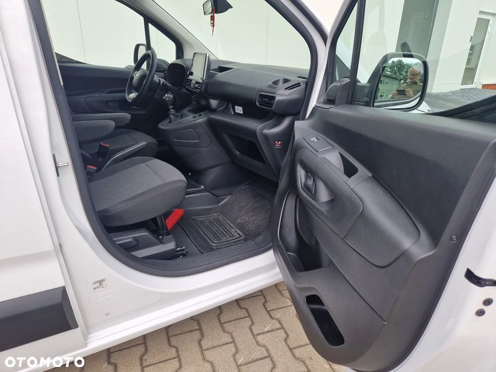 Toyota ProAce Kombi 1.5 D-4D Medium 2,6t - 9