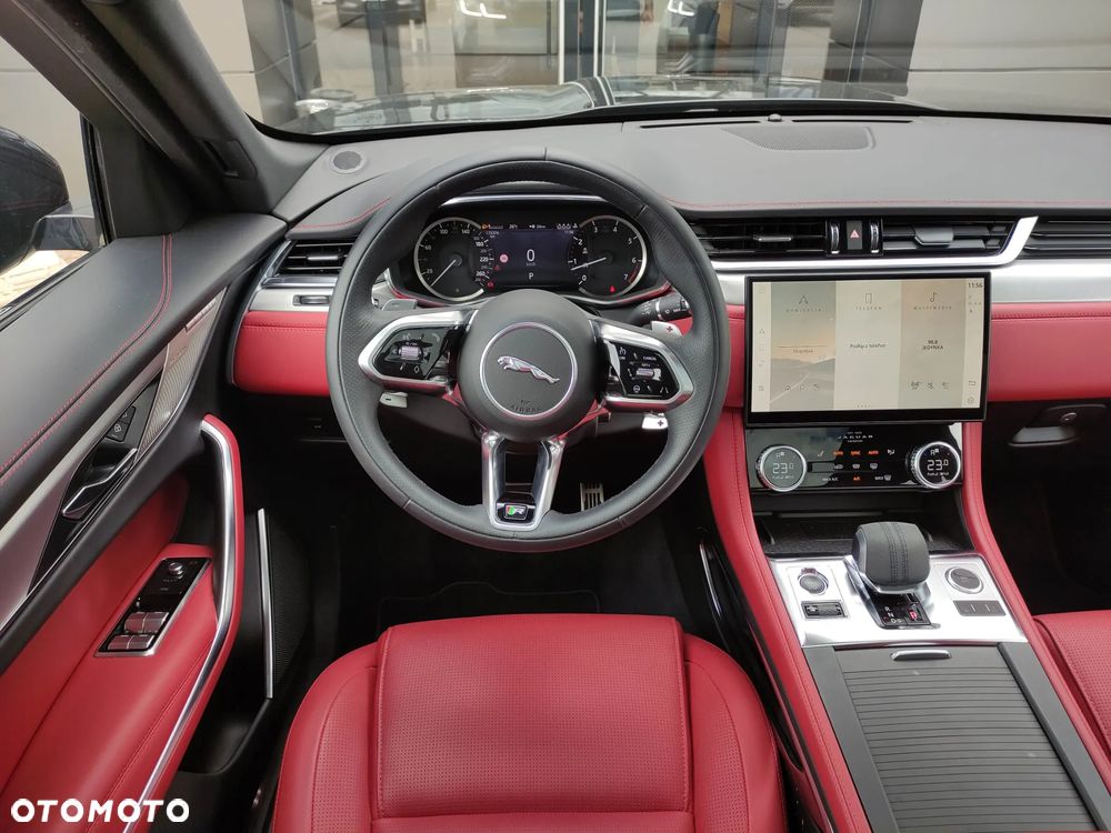 Jaguar F-Pace - 16