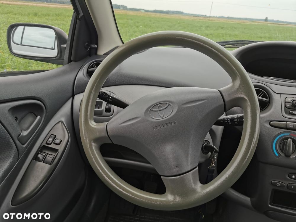 Toyota Yaris 1.0 Terra - 8