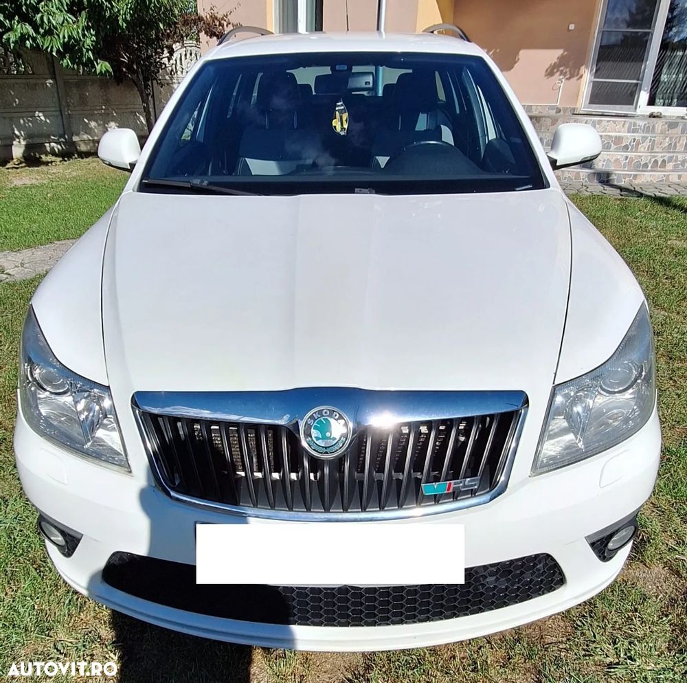 Skoda Octavia Combi 2.0 TDI DPF RS - 2