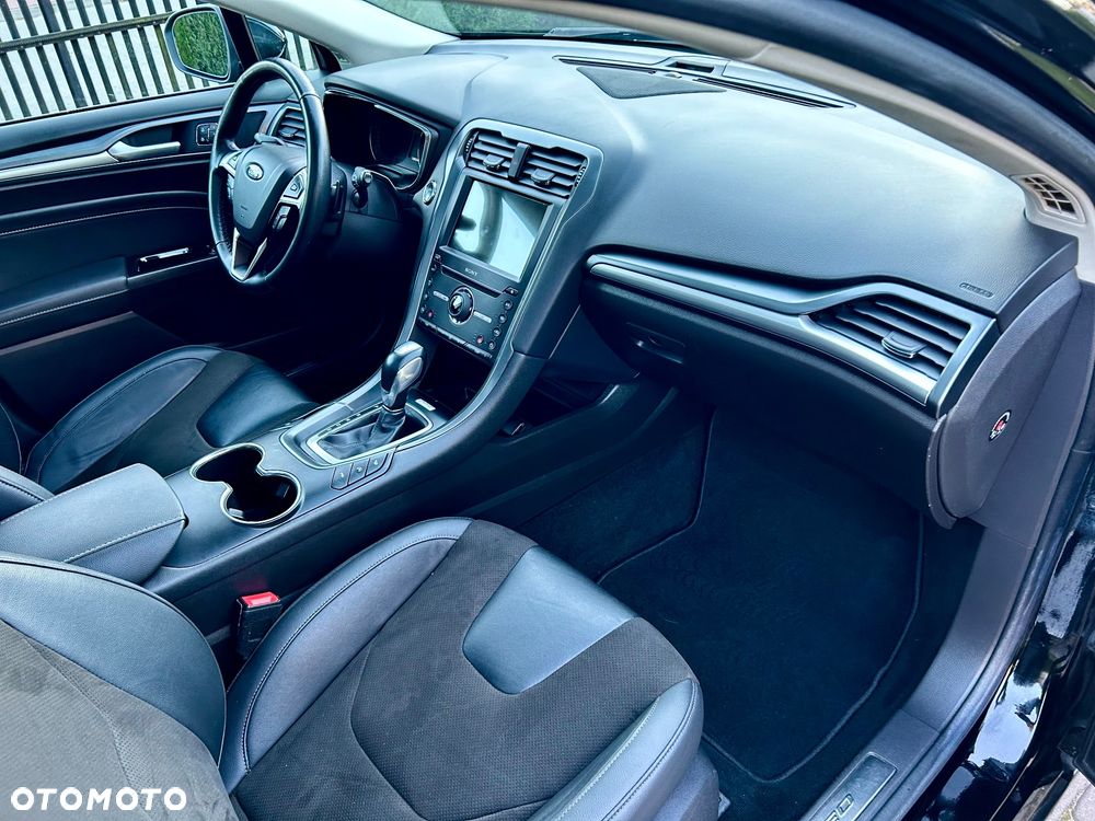 Ford Mondeo 2.0 TDCi Titanium PowerShift - 30