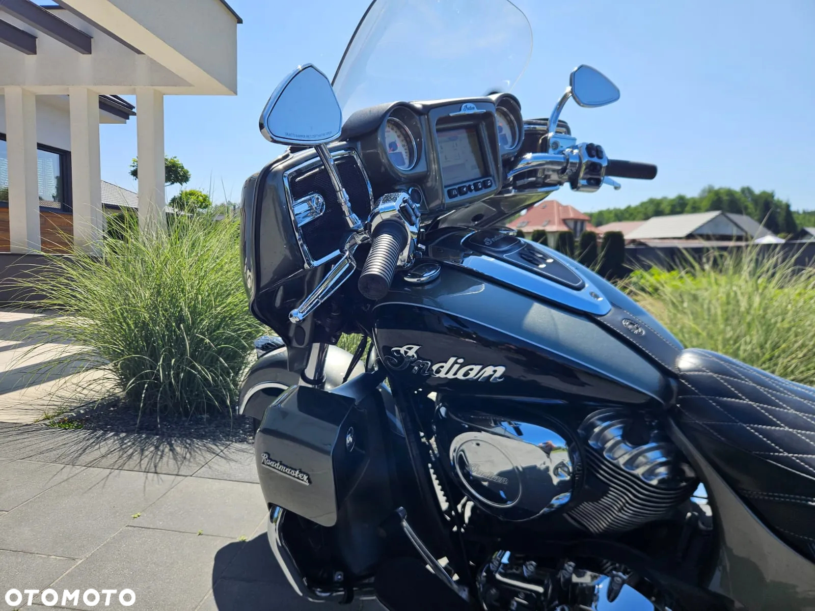 Indian Roadmaster - 10