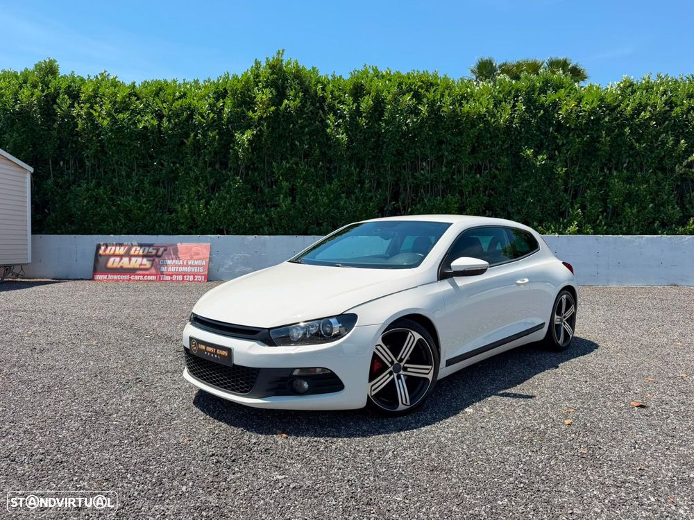 VW Scirocco 2.0 TDI Sport DSG - 2