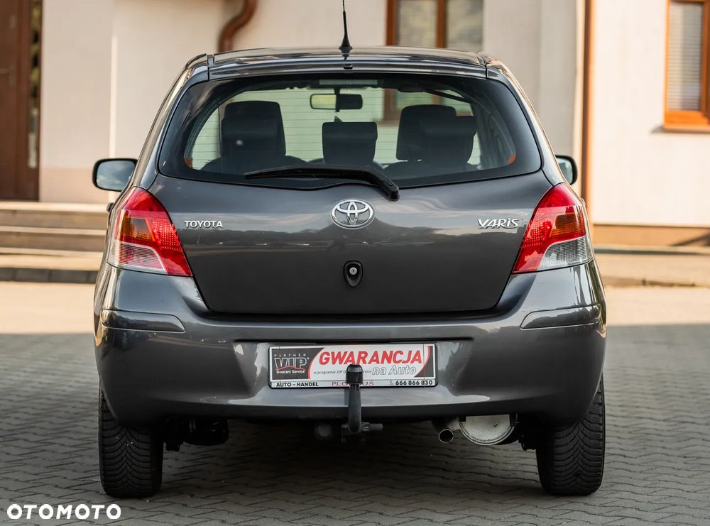 Toyota Yaris - 12