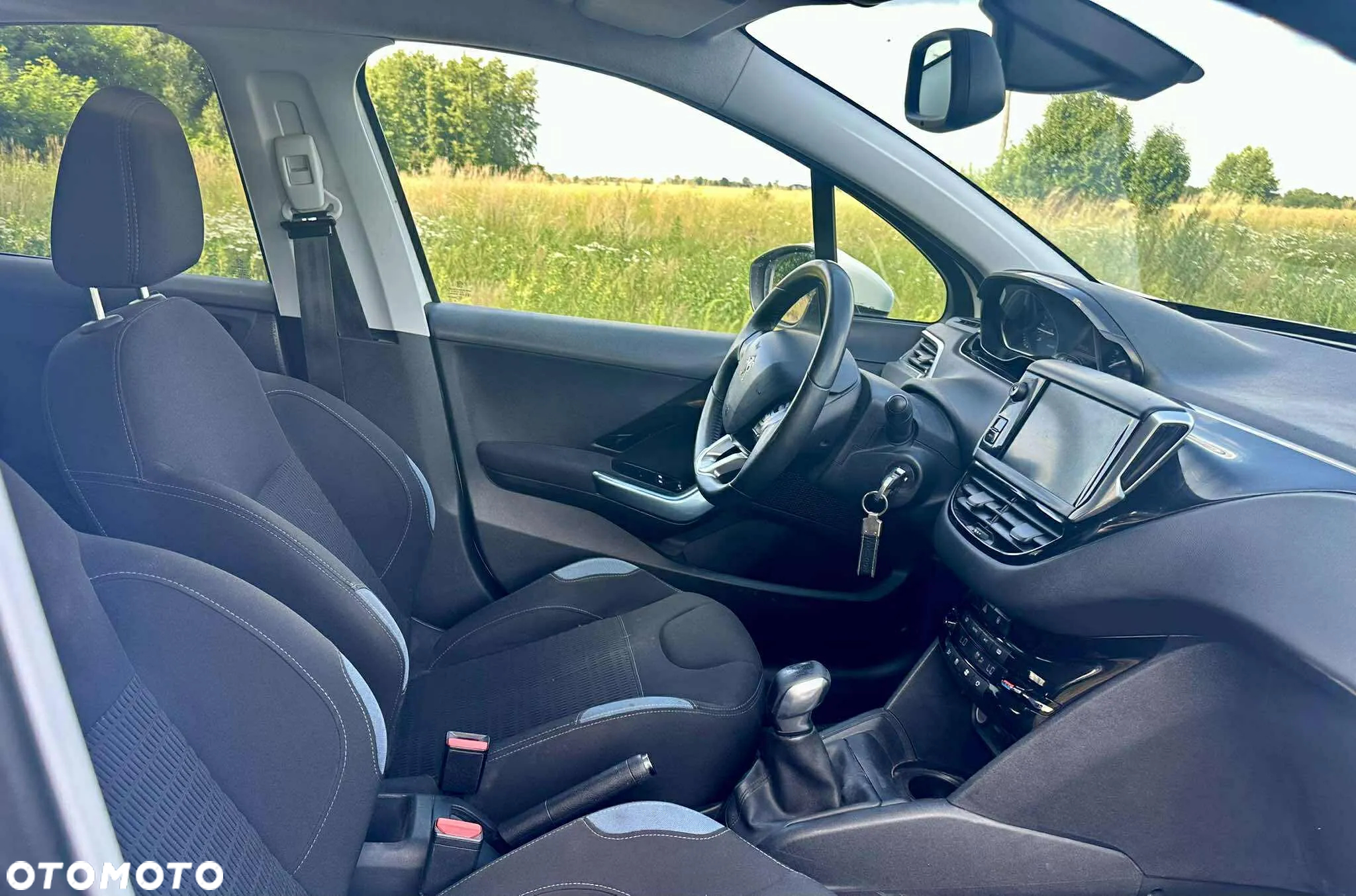 Peugeot 208 - 6