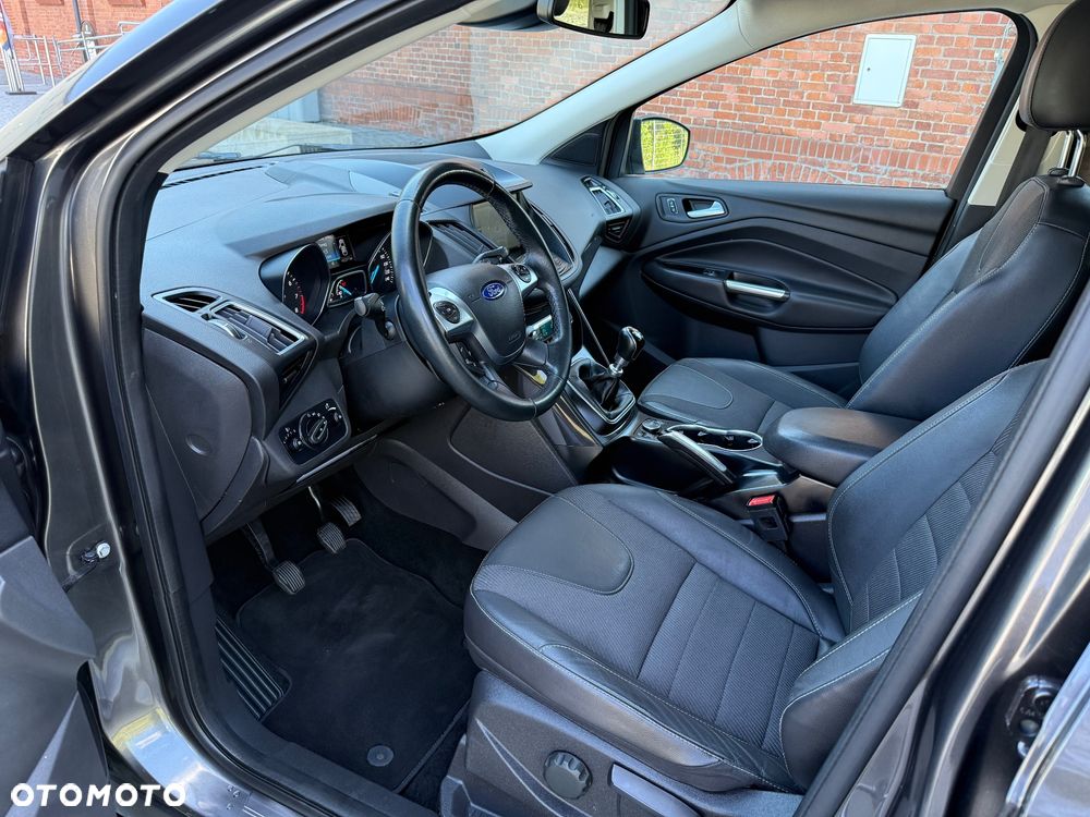 Ford Kuga 1.5 EcoBoost 2x4 Titanium - 9