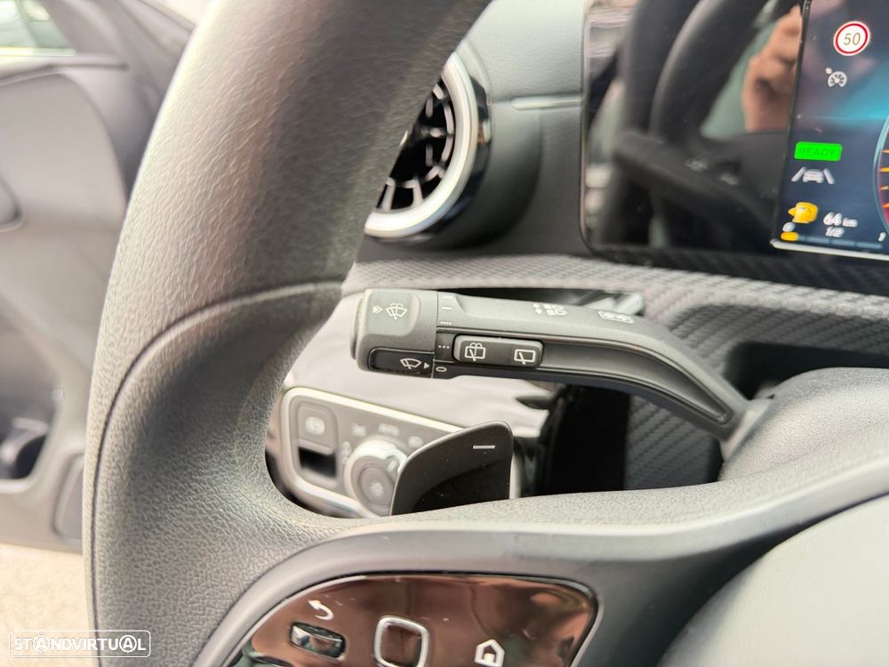 Mercedes-Benz CLA 250 e Shooting Brake Style Plus - 22