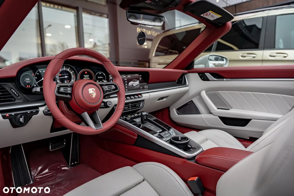 Porsche 911 Turbo S - 25