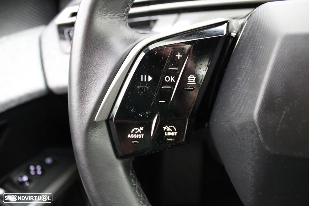 Peugeot E-5008 210 Allure Business - 21