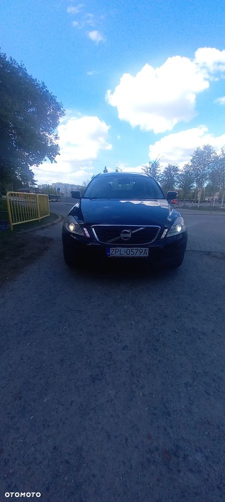 Volvo XC 60 D5 AWD Momentum - 2