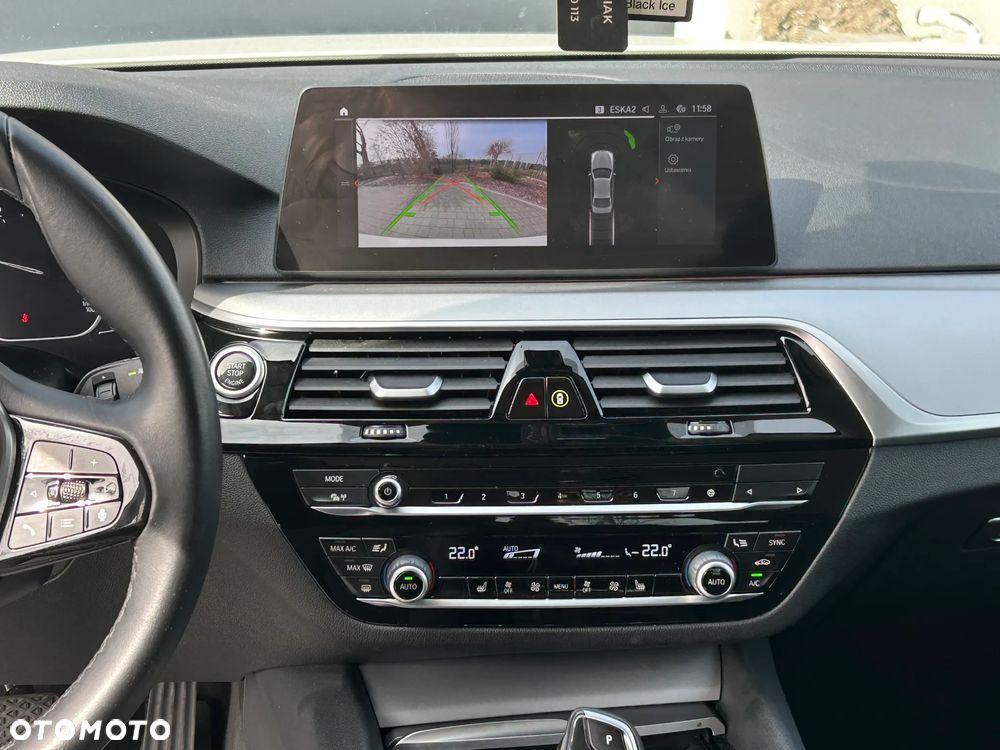 BMW Seria 5 518d - 12