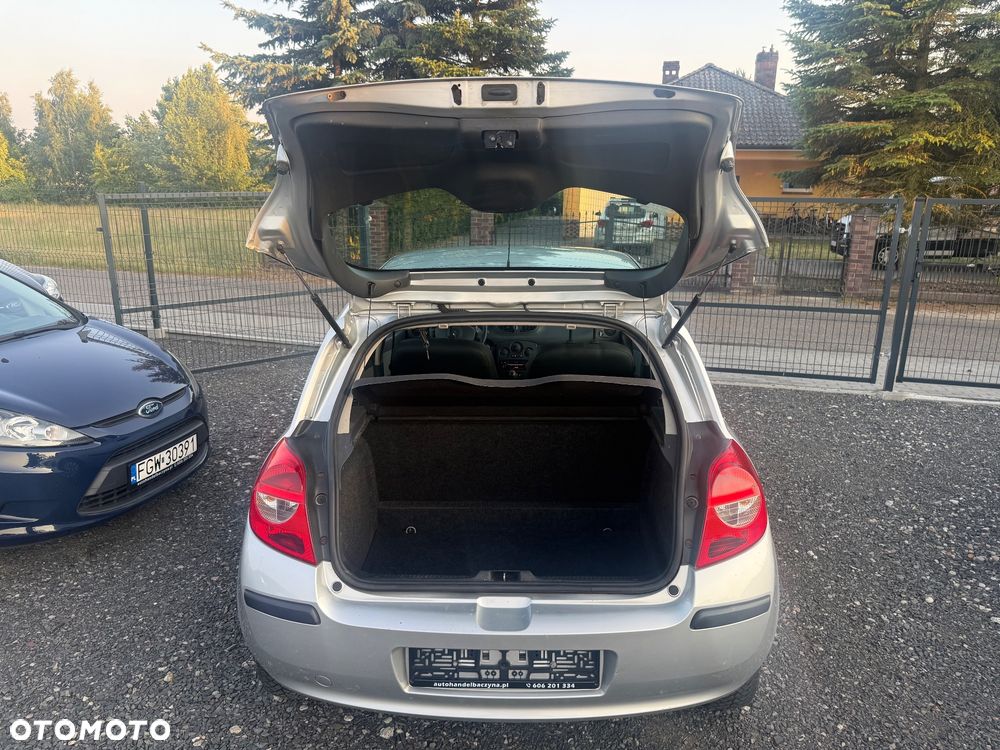 Renault Clio - 27