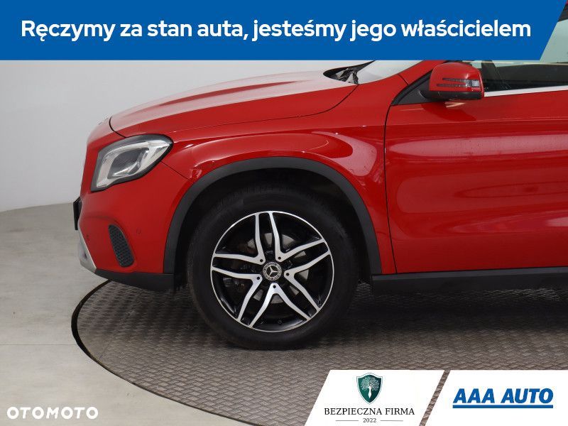 Mercedes-Benz GLA - 17