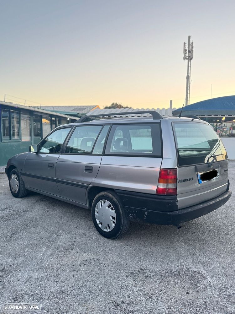 Opel Astra Caravan 1.4i Club - 1