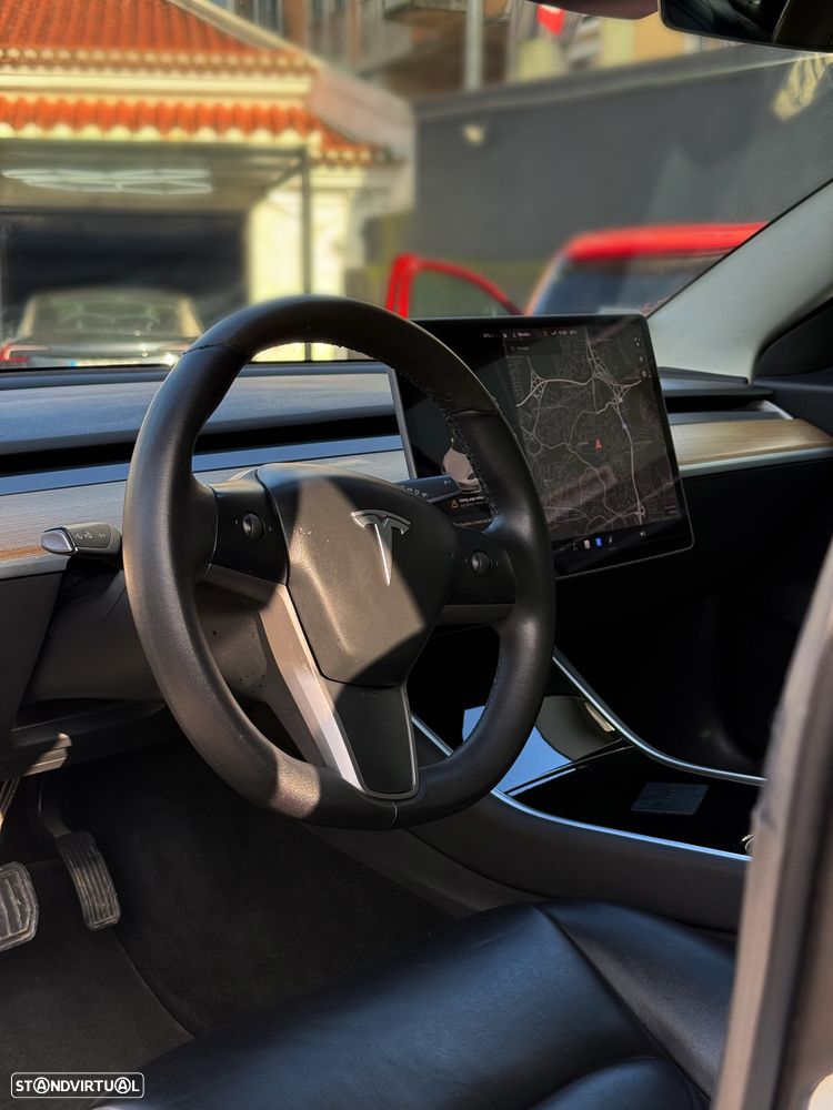Tesla Model 3 Standard Range Plus RWD - 3