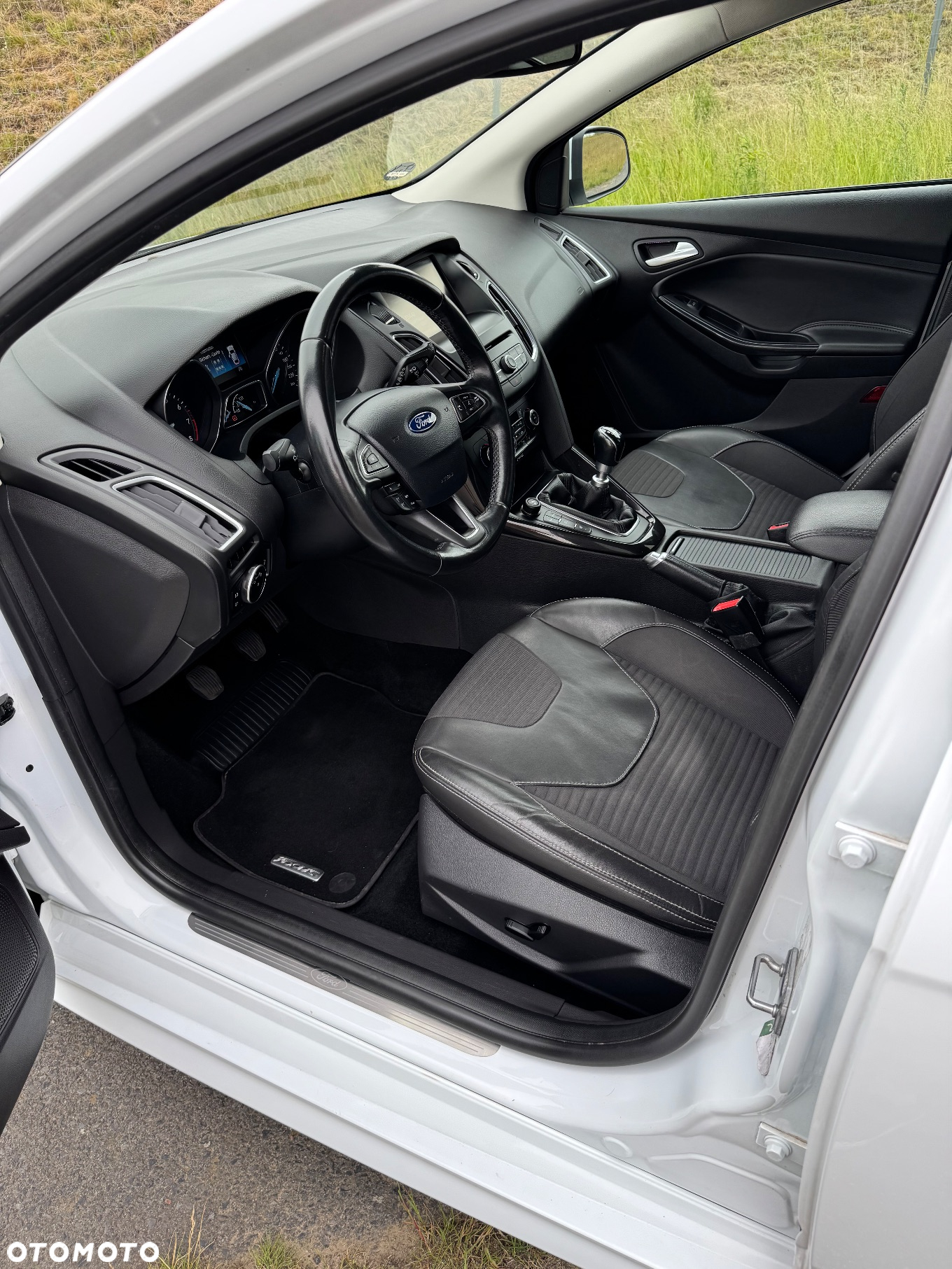 Ford Focus 1.5 EcoBoost Start-Stopp-System ST-LINE - 16