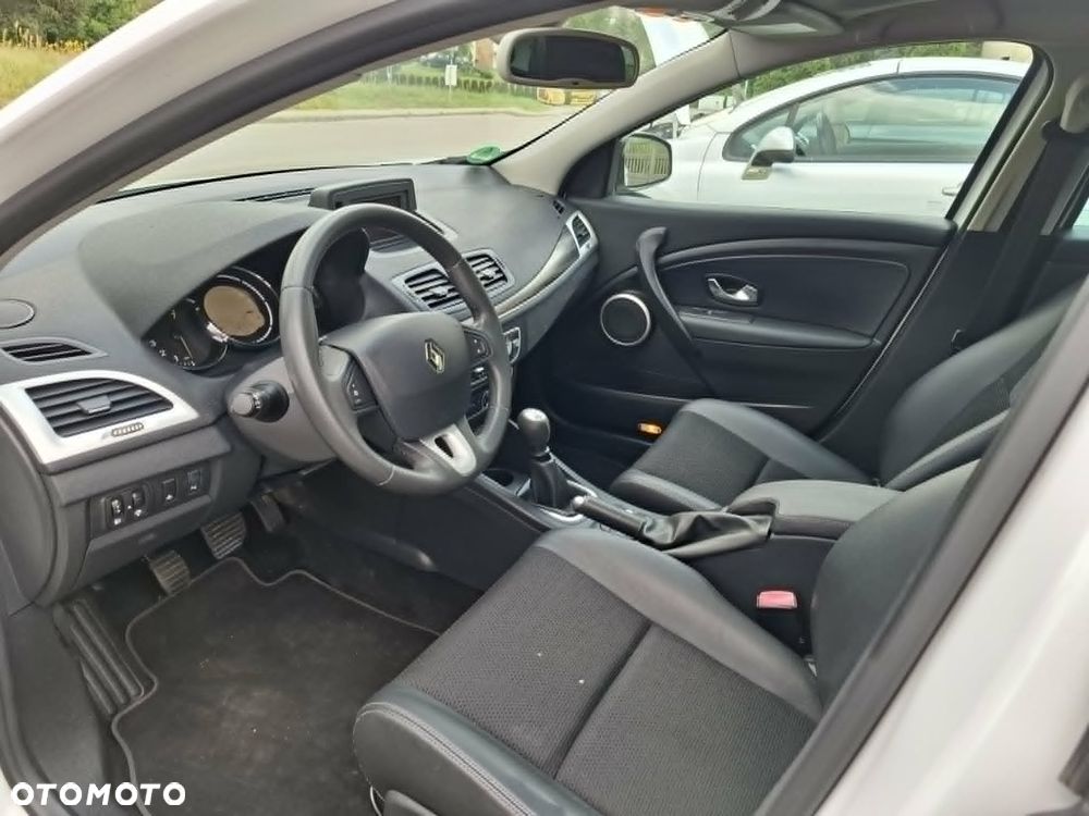 Renault Megane TCe 130 Night and Day - 8