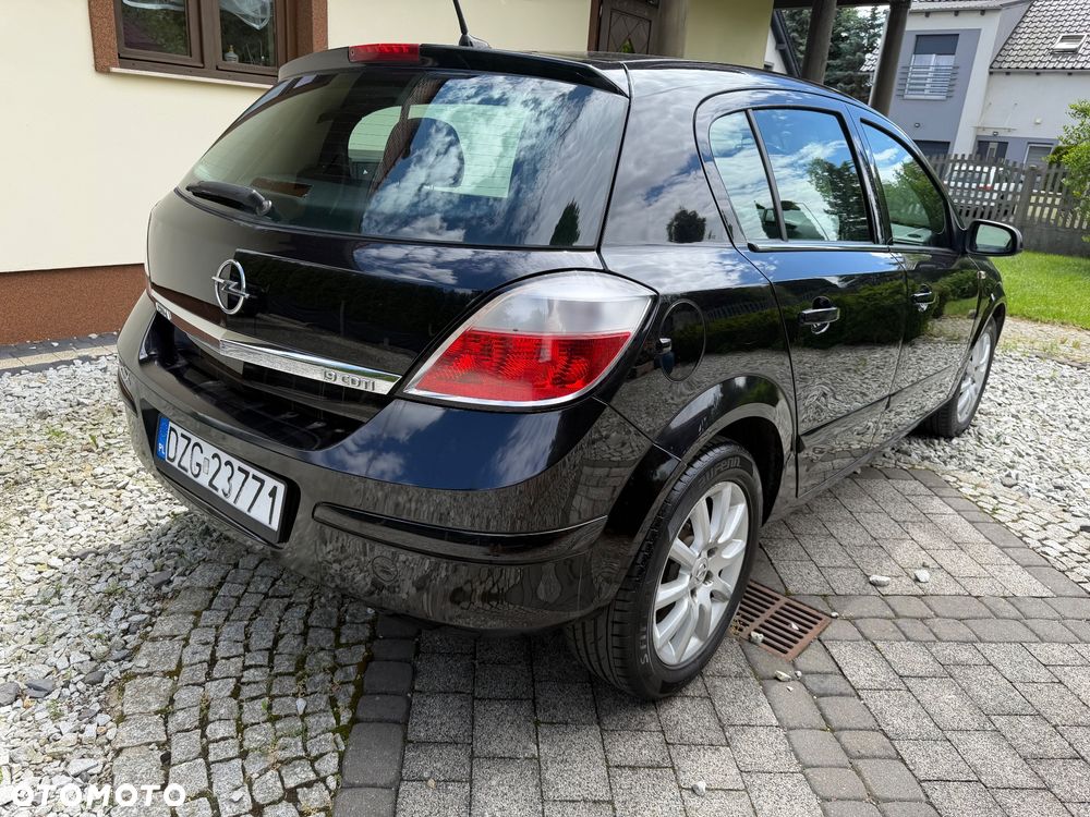 Opel Astra 1.9 CDTI - 9
