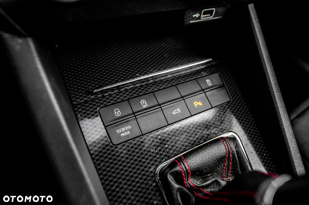 Skoda Octavia 2.0 TSI RS 230 DSG - 36