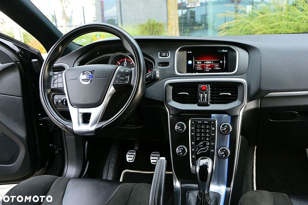 Volvo V40 D2 Drive-E R-Design Kinetic - 27