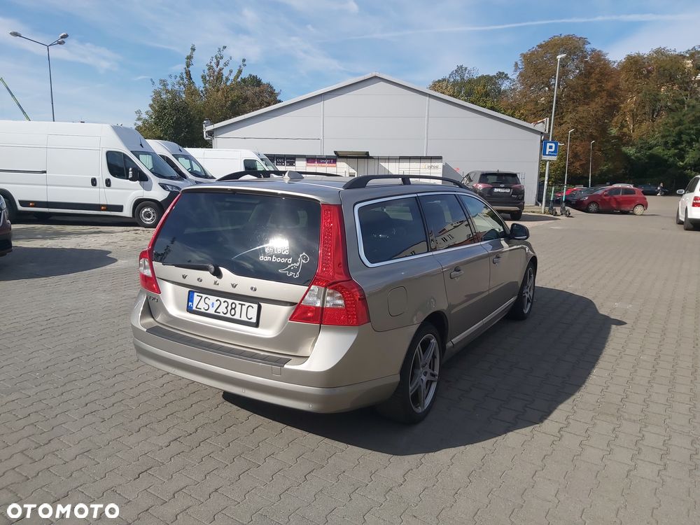 Volvo V70 D3 Summum - 4