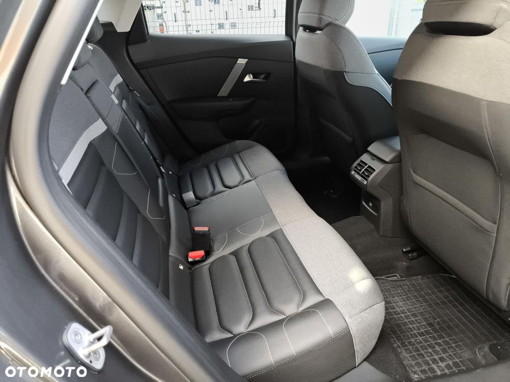 Citroën C4 1.2 PureTech Shine S&S - 18