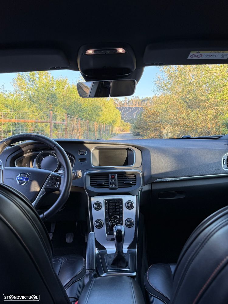 Volvo V40 Cross Country D3 Ocean Race - 8