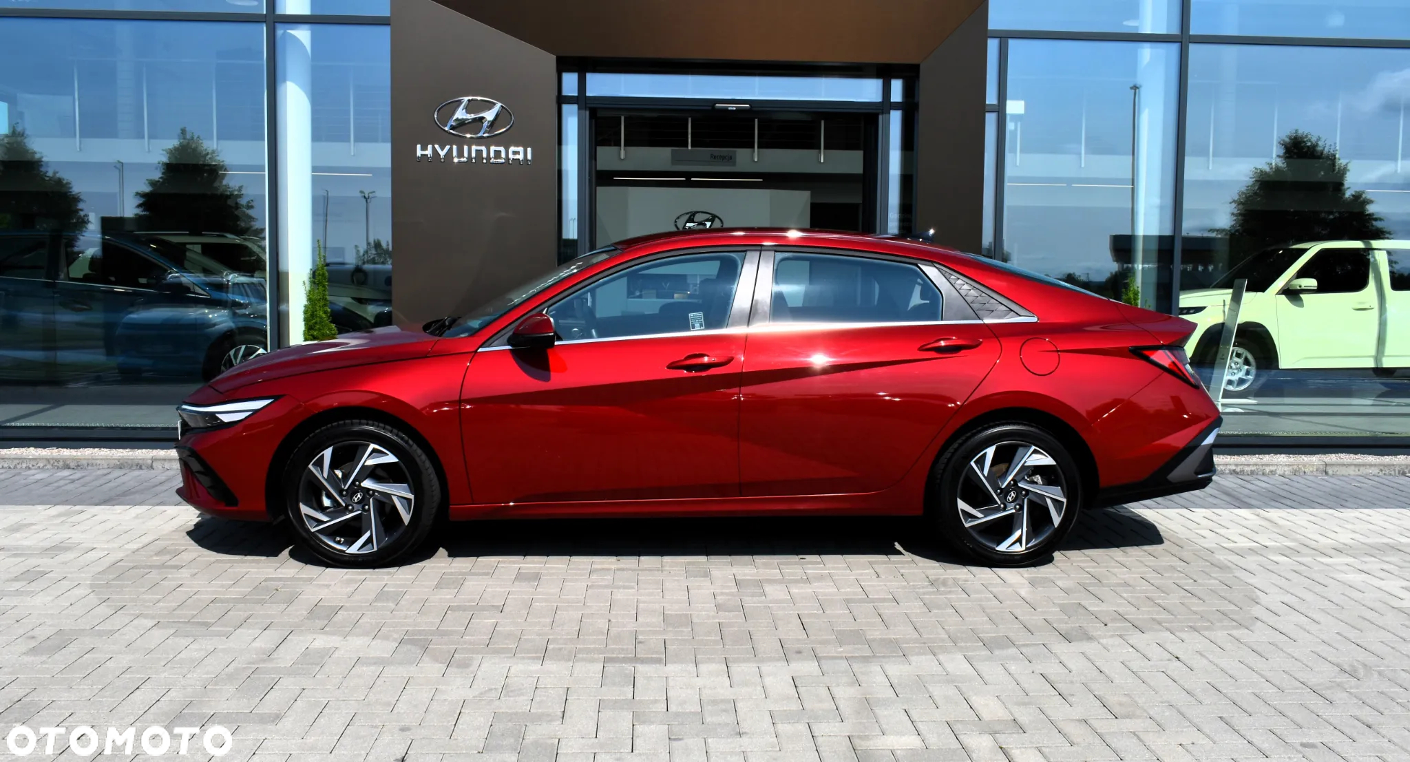 Hyundai Elantra 1.6 Executive CVT - 3