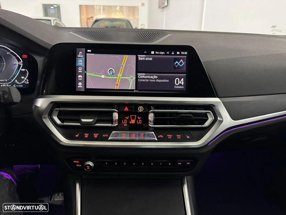 BMW 330 e Touring Pack M Auto - 16