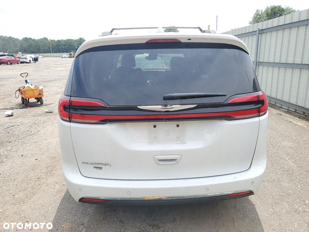 Chrysler Pacifica - 6