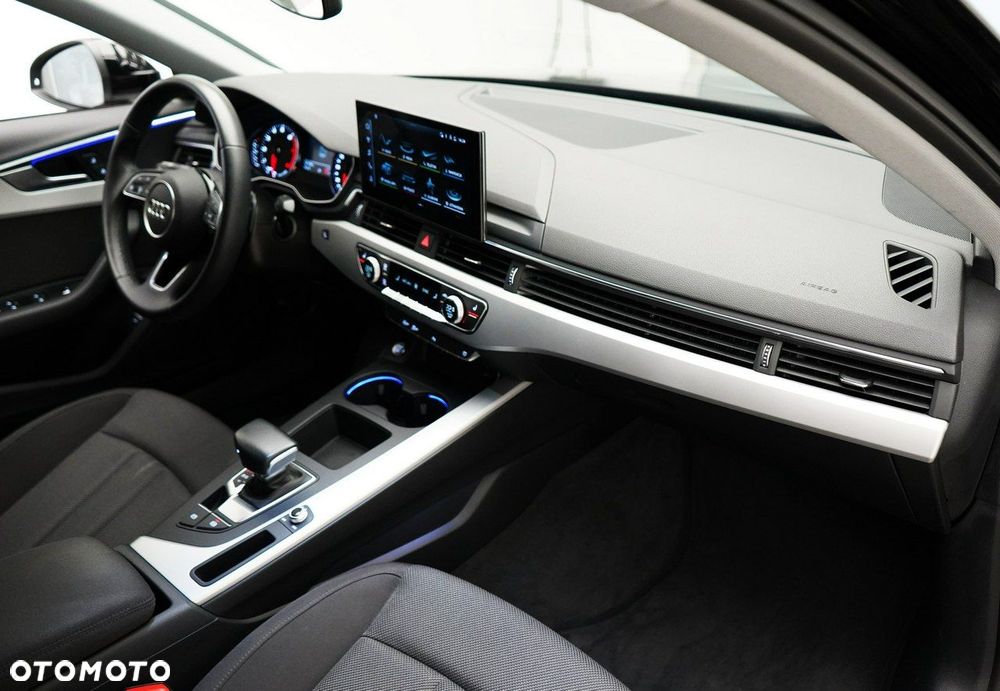 Audi A4 Limousine - 16