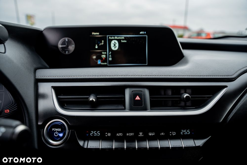Lexus UX 250h Elegance 2WD - 16
