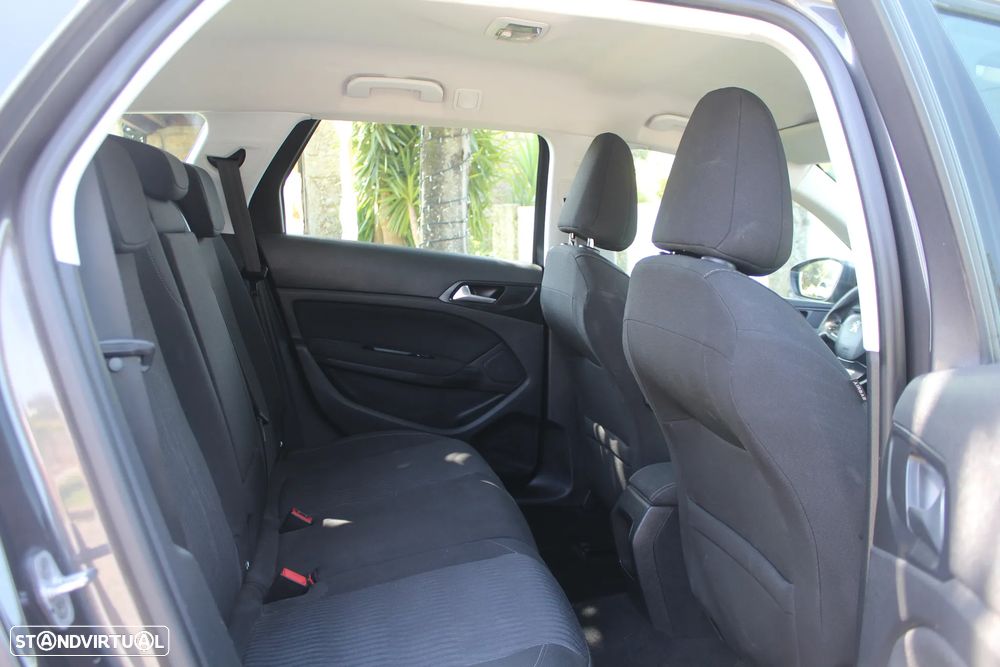 Peugeot 308 1.6 HDi Executive CVM6 - 23