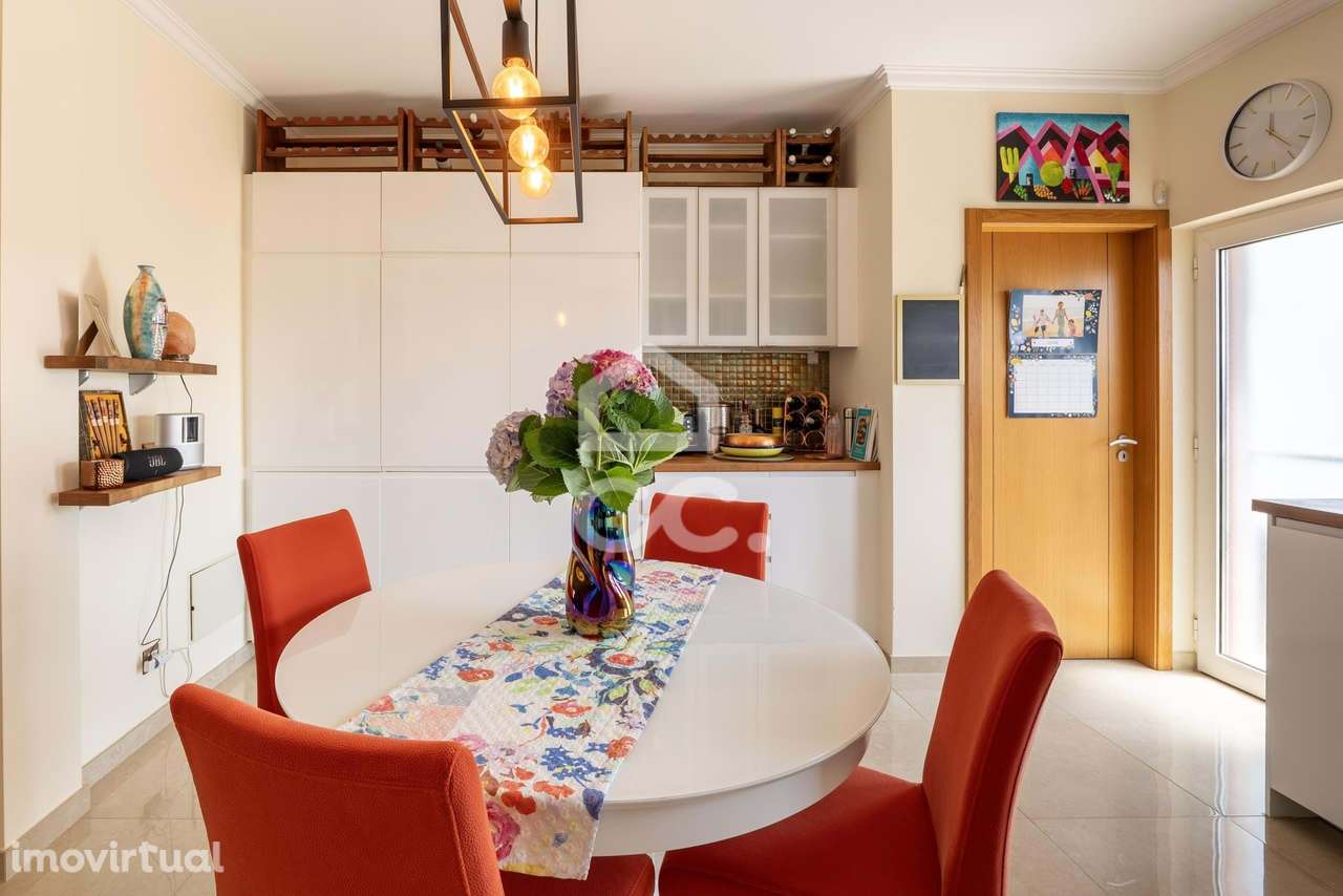 Moradia T4 em Condomínio Privado no Carvalhal – O equilíbrio perfeito - Grande imagem: 3/39