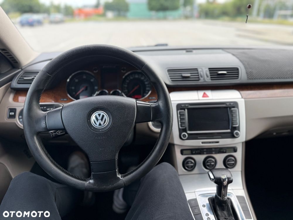 Volkswagen Passat 2.0 TDI Highline DSG - 14