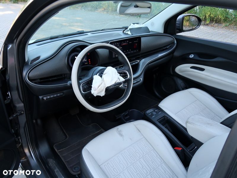 Fiat 500e ver-42-kwh-la-prima - 12