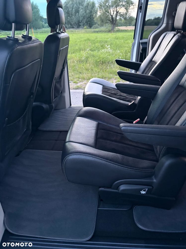 Dodge Grand Caravan - 13