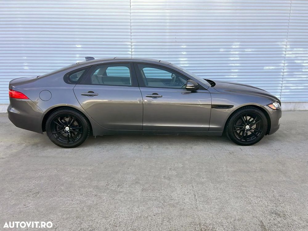 Jaguar XF 35t Prestige - 3