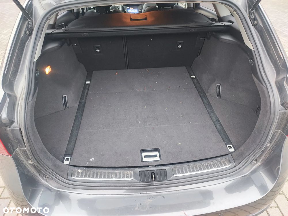 Toyota Avensis - 8