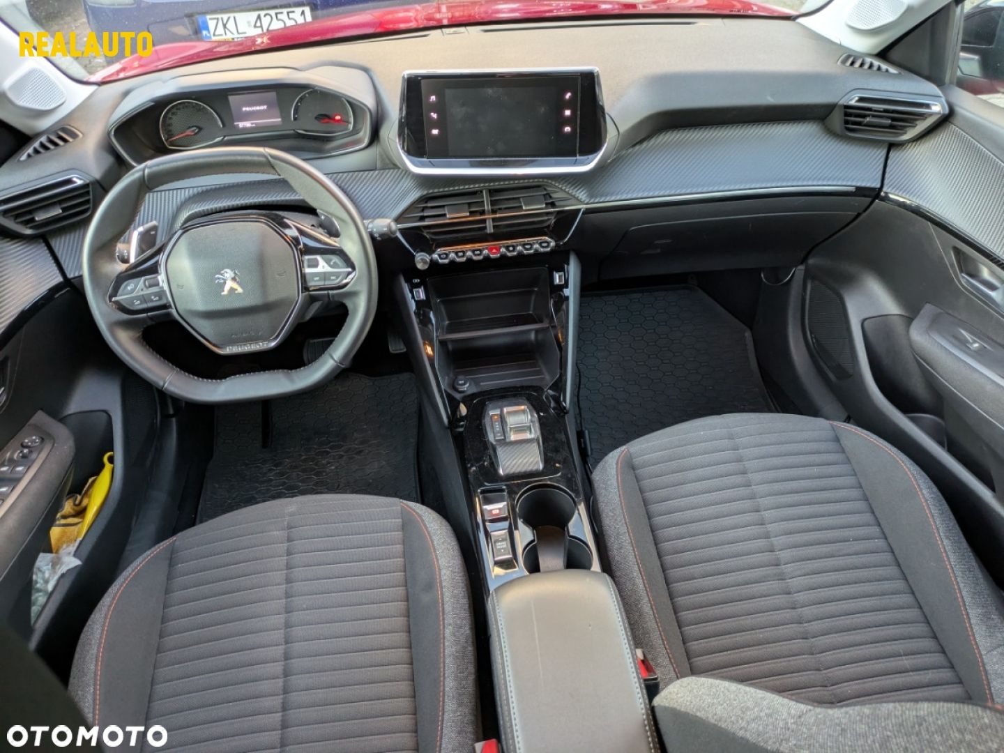 Peugeot 208 - 17