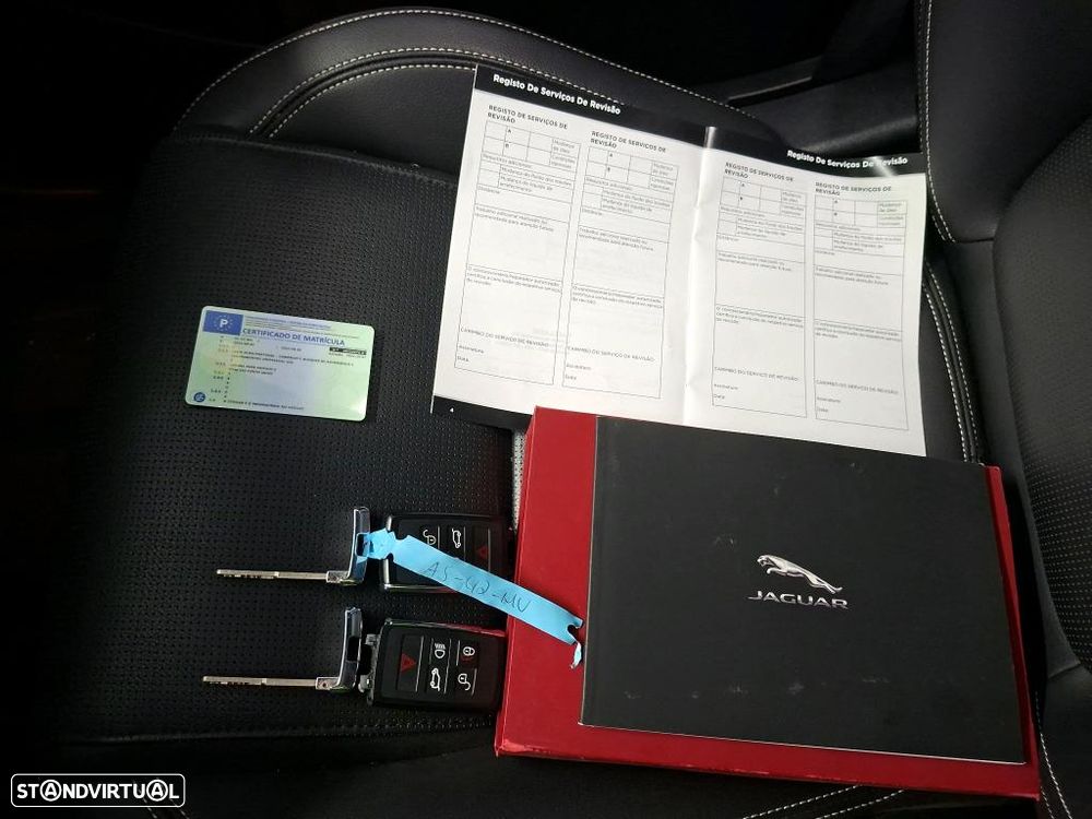 Jaguar E-Pace 1.5 P300e R-Dynamic HSE AWD Aut. - 12
