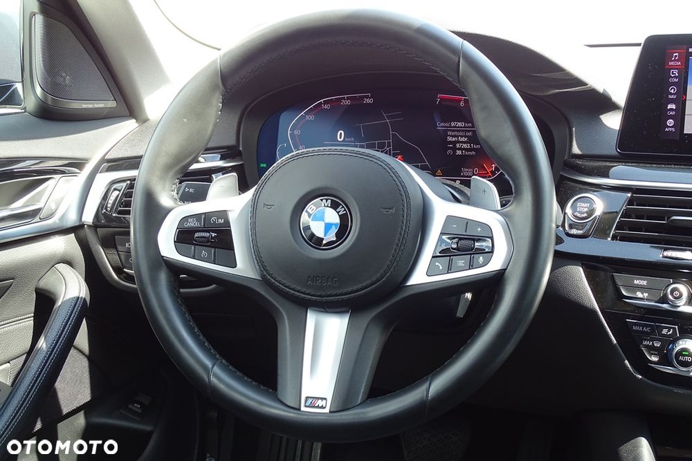 BMW Seria 5 530i Sport Line - 40
