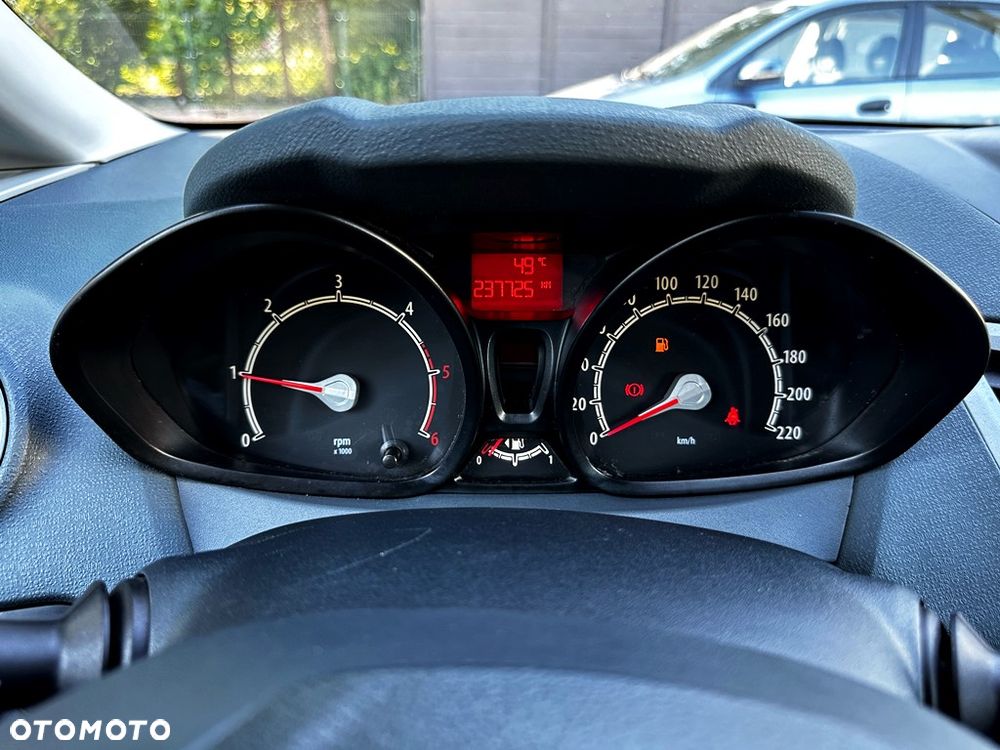 Ford Fiesta 1.6 TDCi DPF Gold X - 17