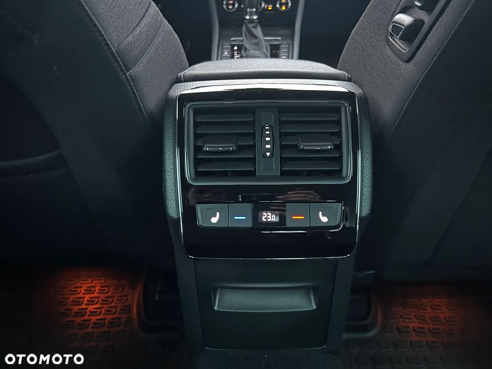 Skoda Superb 2.0 TDI SCR Style DSG - 25