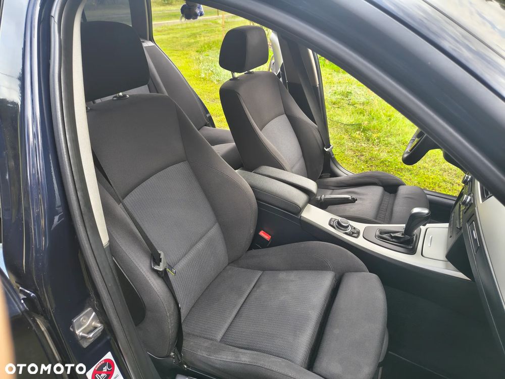BMW Seria 3 318d DPF - 25