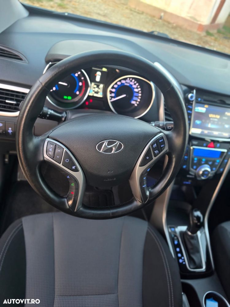 Hyundai i30 blue 1.6 CRDi DCT Passion - 13
