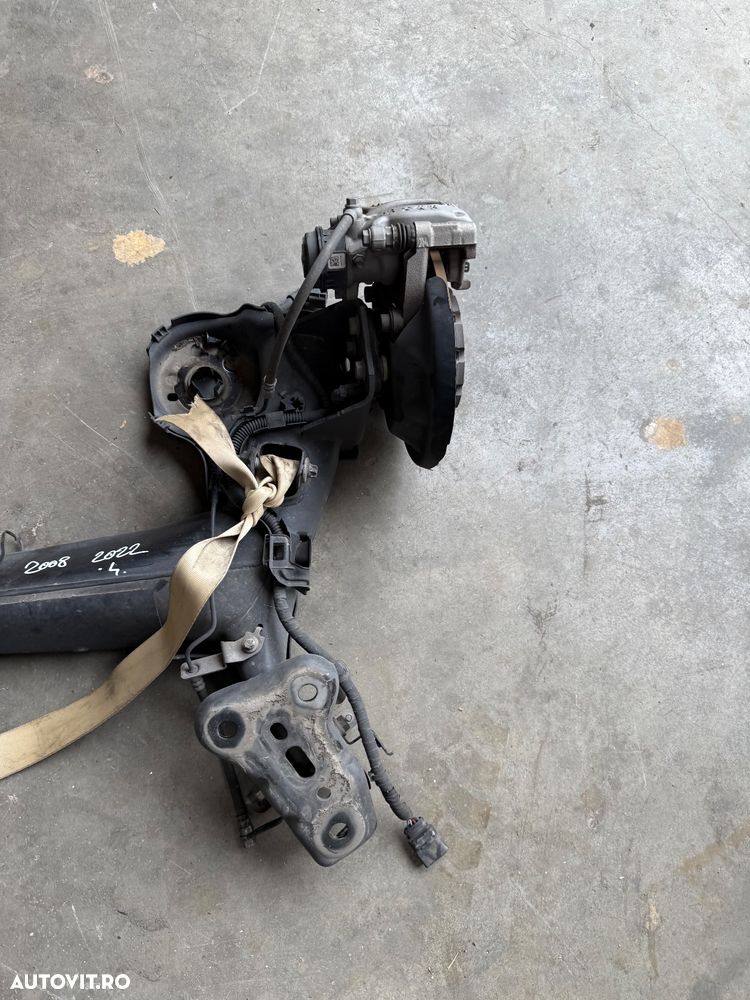 Punte spate completa cu discuri PEUGEOT 2008 an 2019-2025 fara rugina stare foarte buna - 3