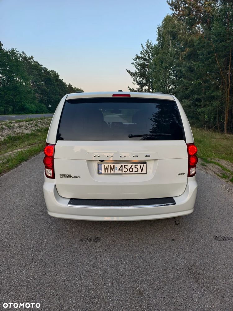 Dodge Grand Caravan - 5