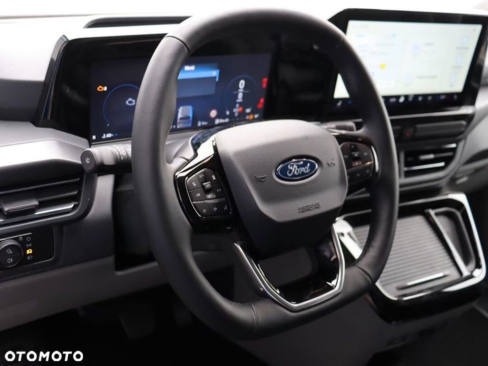 Ford Tourneo Custom - 19